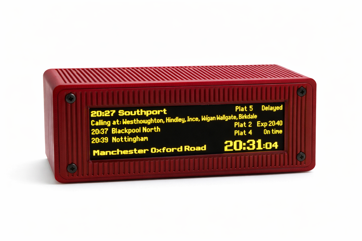 Custom UK Train Departure Board – Live National Rail Updates – Desktop Display